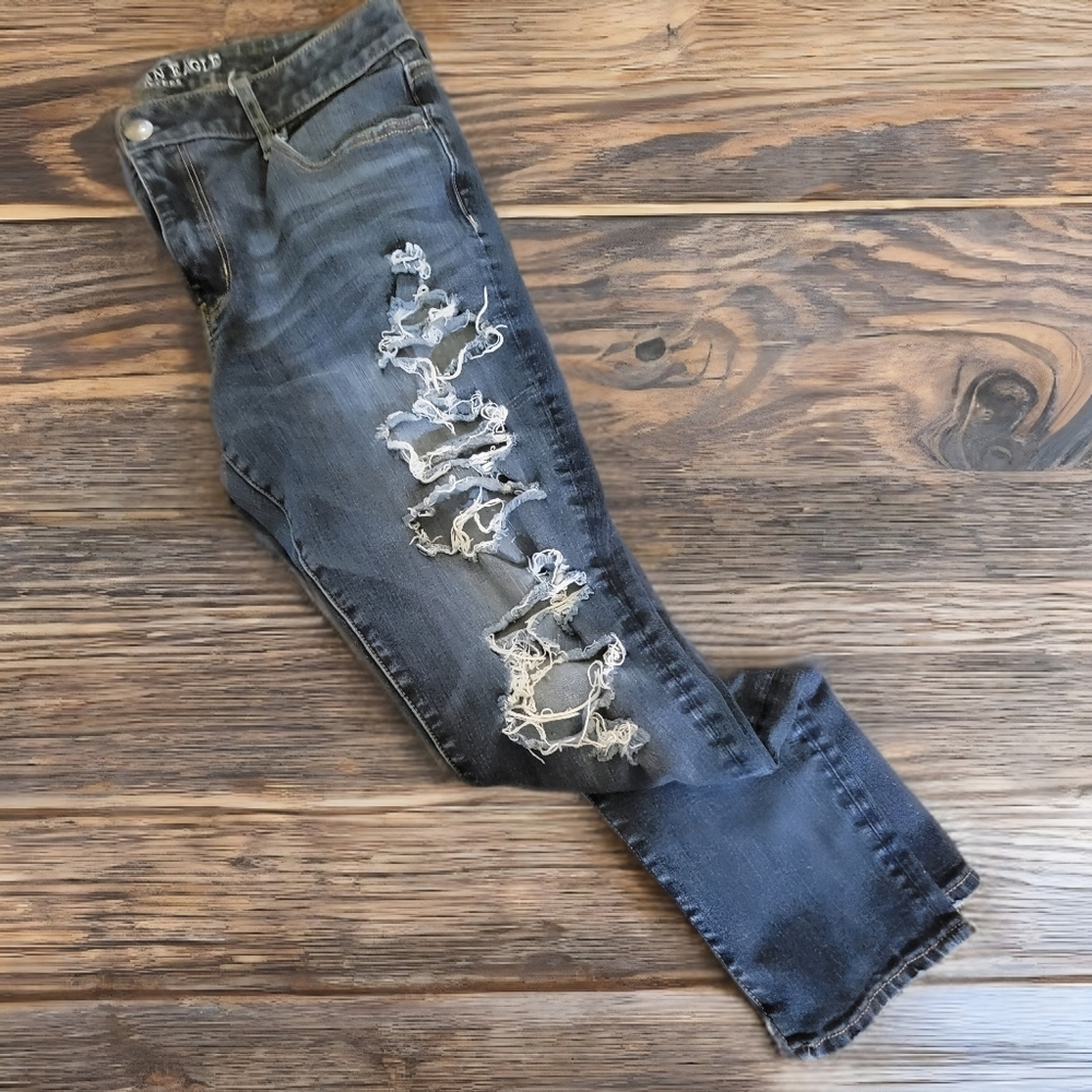 American Eagle size 14 distressed skinny jeans